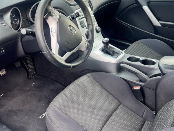 2010 Hyundai Genesis Coupe