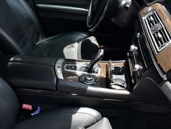 2013 BMW 750i