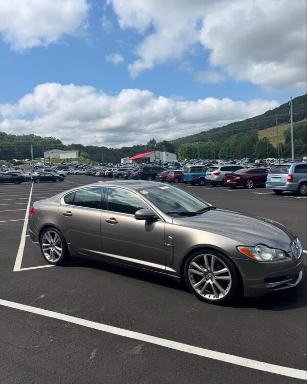 2010 Jaguar XF