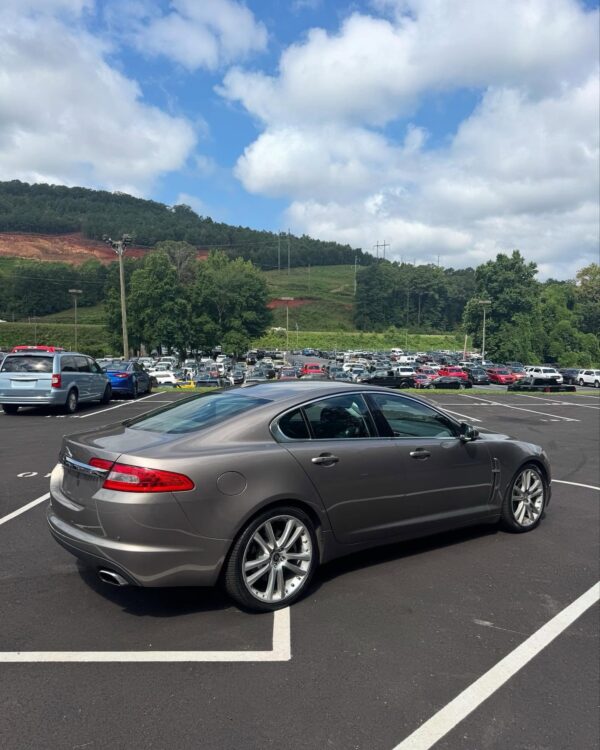 2010 Jaguar XF