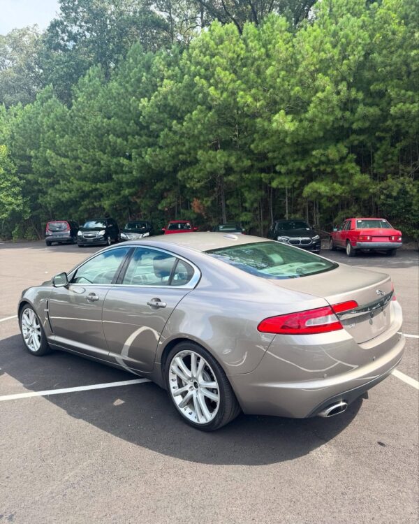 2010 Jaguar XF