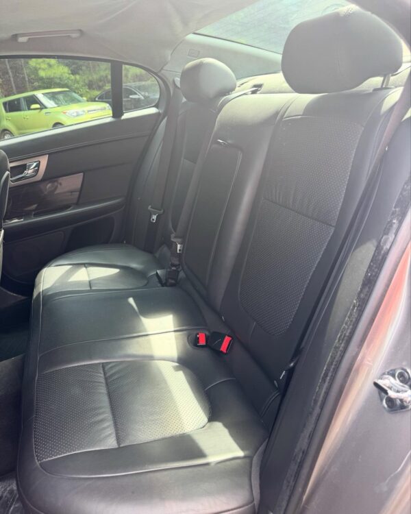 2010 Jaguar XF